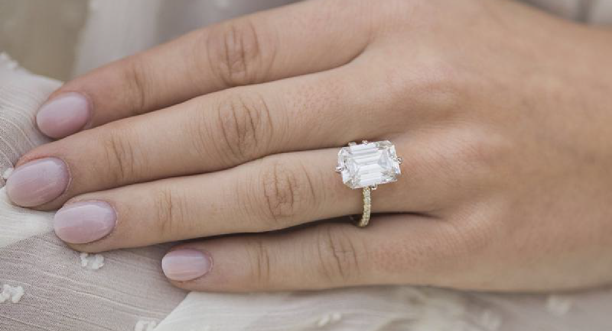 Cost of an 8 deals carat diamond ring